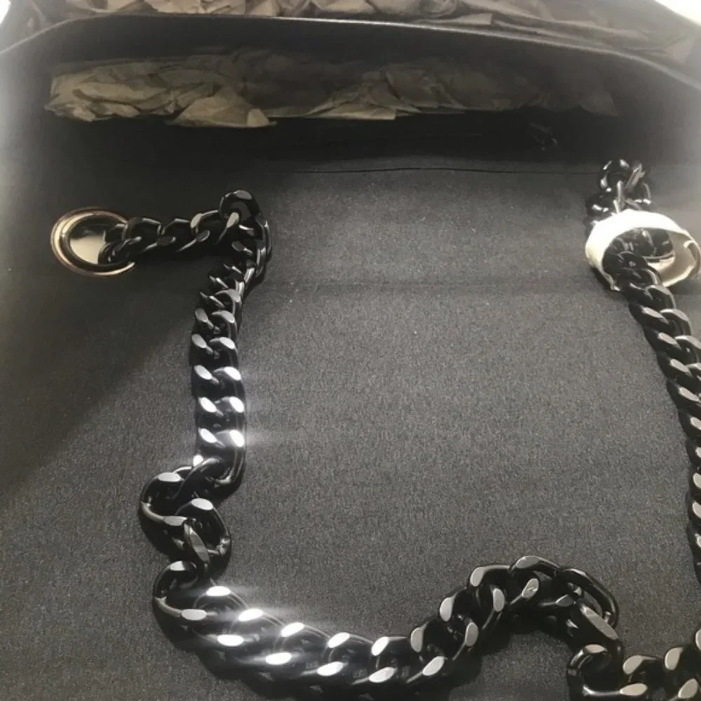 BNWT Aldo Faux Leather Crossbody with metal chain belt Black - Picture 4 of 8